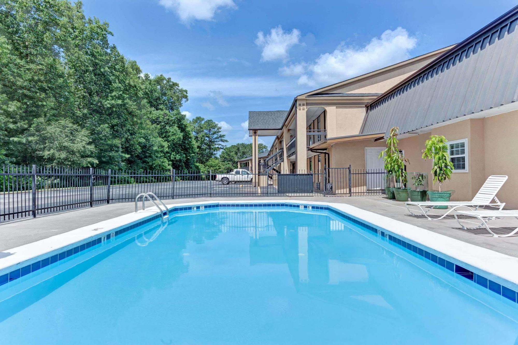 Super Inn & Suites Carrollton,West Georgia Bagian luar foto